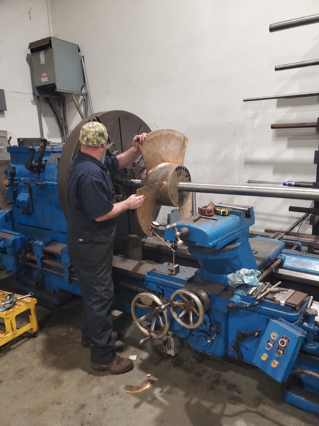 Large-component lathe work